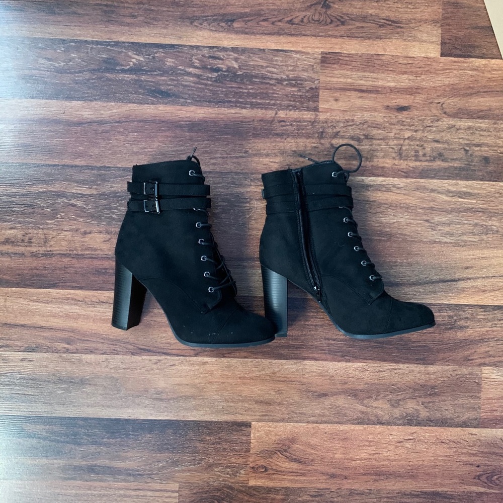 Heel Boot - Picture 4 of 6